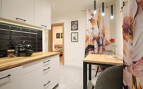 Premium Apartment - Red Rose - Self Check-In